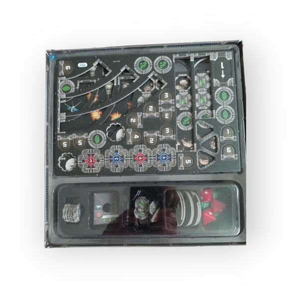 STAR Wars X-Wing Miniatures Game 2-player Starter Box Set - Picture 8 of 10